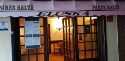 Eluska inside