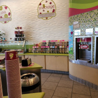 Menchie's Frozen Yogurt food