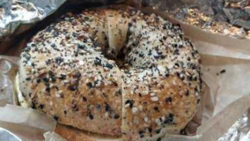 Bo's Bagels food