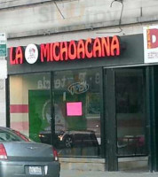 La Michoacana outside