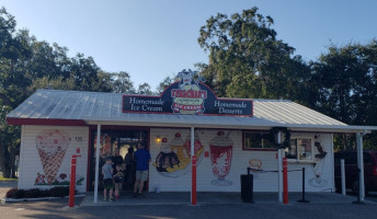 Strachan's Ice Cream Desserts Palm Harbor outside