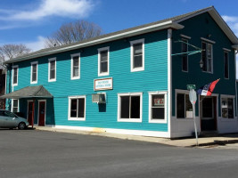 Old Mystic Country Store outside