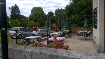 La Petite Taverne Romorantin inside