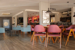 Domus Bistrot inside