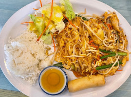 Penn's Thai House food