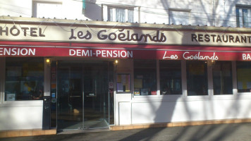 Les Goelands food