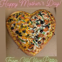 Olli Olive Pizza food