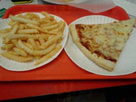 Naty's Pizza food