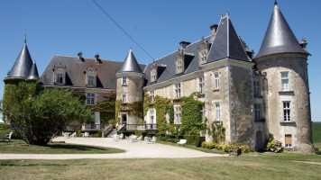 Hostellerie Du Chateau De La Cote Restaurant outside