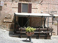 La Grotta Dei Golosi outside