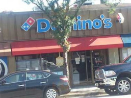 Domino's Pizza outside