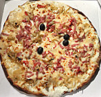 Tito Pizza food