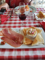 Vezere Lodge Restaurant food