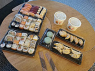 Le Comptoir Du Sushi food