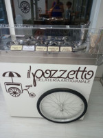 Il Pozzetto Gelateria Artigianale inside