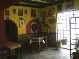 Bar carro verde inside