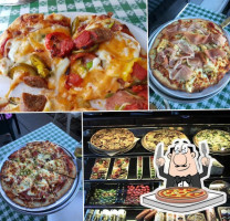 Peppi's Pizza food