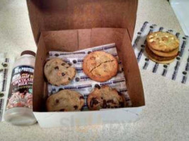 Insomnia Cookies food