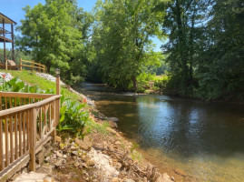 Riverside Tavern At Turners Corner food