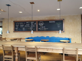 Le Pain Quotidien inside