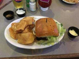 Pluckers Wing Bar food