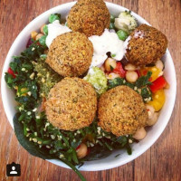 Mama Falafel food