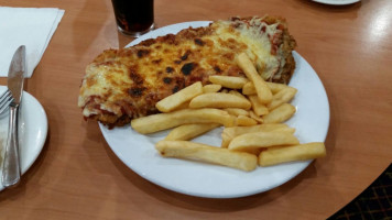 The Loxton Club food