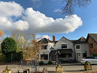 The Red Lion outside