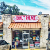 Donut Palace outside