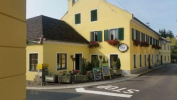 Gasthaus Mariandl inside