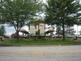 Swensons Drive In Restaurants outside