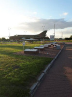 Samolot Su-22 Extérieur