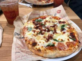 Mod Pizza food