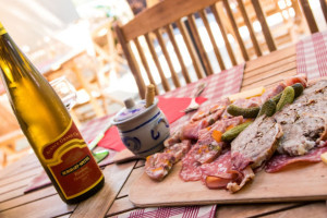 Le Stamm’ Alsacien Dans La Drôme food