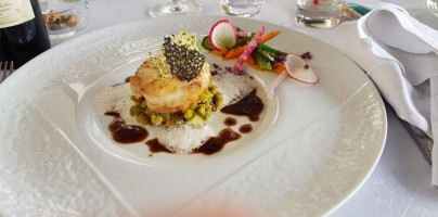 Chateau La Fleunie food