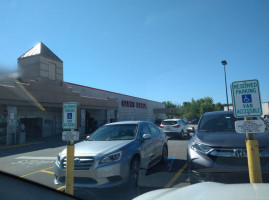 Giant Eagle Bakery outside