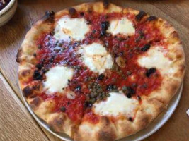 Pizzeria Delfina food