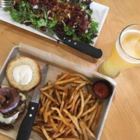 Ocmulgee Brewpub food