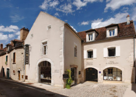 Hostellerie Des Clos Officiel outside