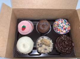 Gigi's Cupcakes food