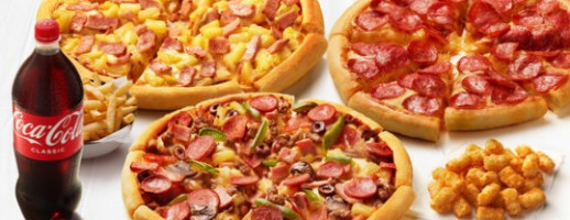 Pizza Hut Beerwah food