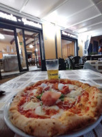 Pizzeria Nun Ce Pensa' food