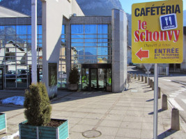 Le Schonvy Cafeteria outside