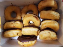 Deedee Donuts food