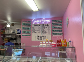 Suzy's Scoops food