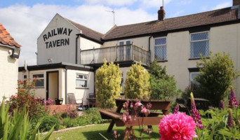 Railway Tavern outside