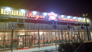 Royal Gourmand Biganos outside