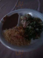 Pollo Los Reyes food