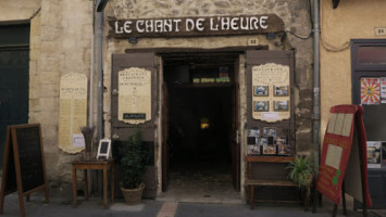 Chant de l'Heure inside