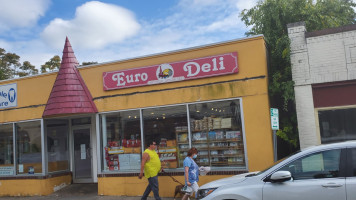 Euro Deli outside